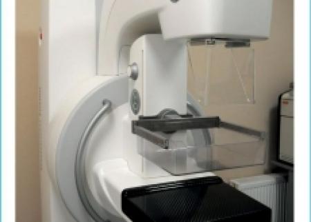 Zdjęcie urządzenia do cyfrowej mammografii